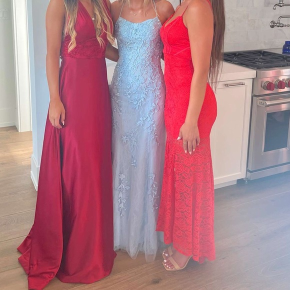 Prom dress light red 00, has a slit in the front and open back. V-neck in front. - Picture 5 of 5